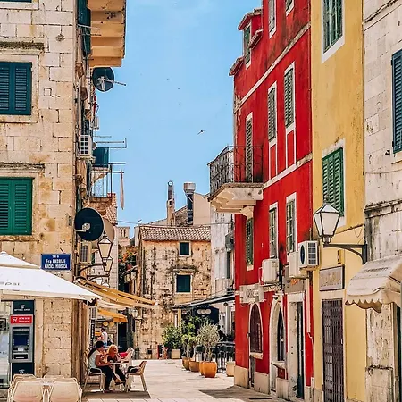 Hidden Garden , Stylish In Old Town * マカルスカ